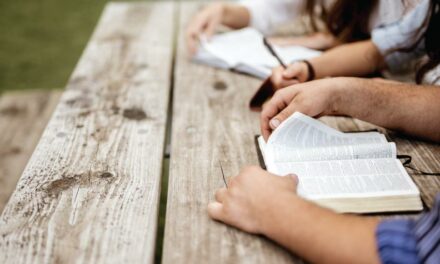 ¿Por qué debemos leer / estudiar la Biblia?