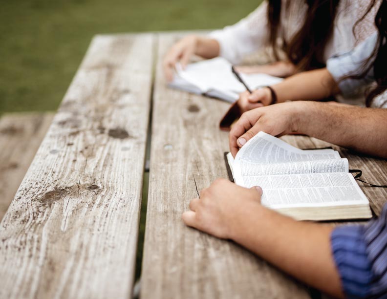 ¿Por qué debemos leer / estudiar la Biblia?
